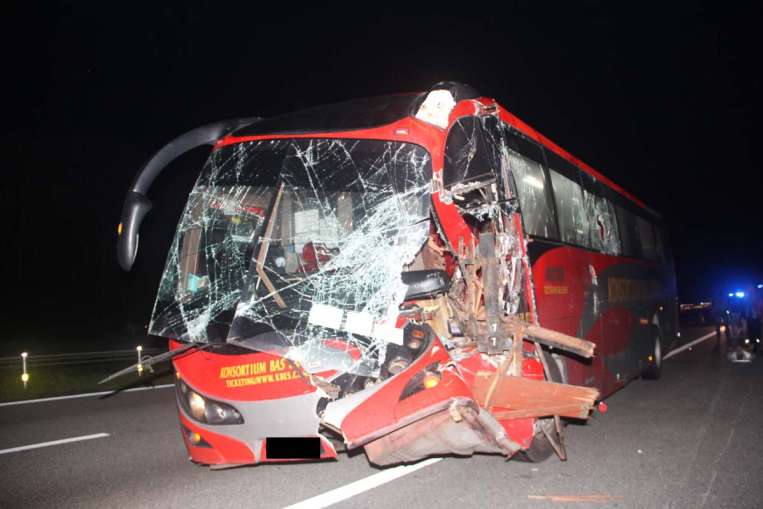 Man, 65, dies in Malaysia bus crash on his way to son’s wedding in Singapore, SE Asia News & Top Stories