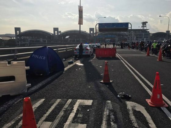 Malaysian motorcyclist killed in accident at Singapore checkpoint (VIDEO)