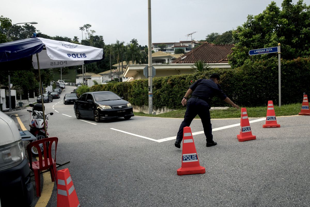 Malaysia Police Seize Items From Ex-Premier Najib