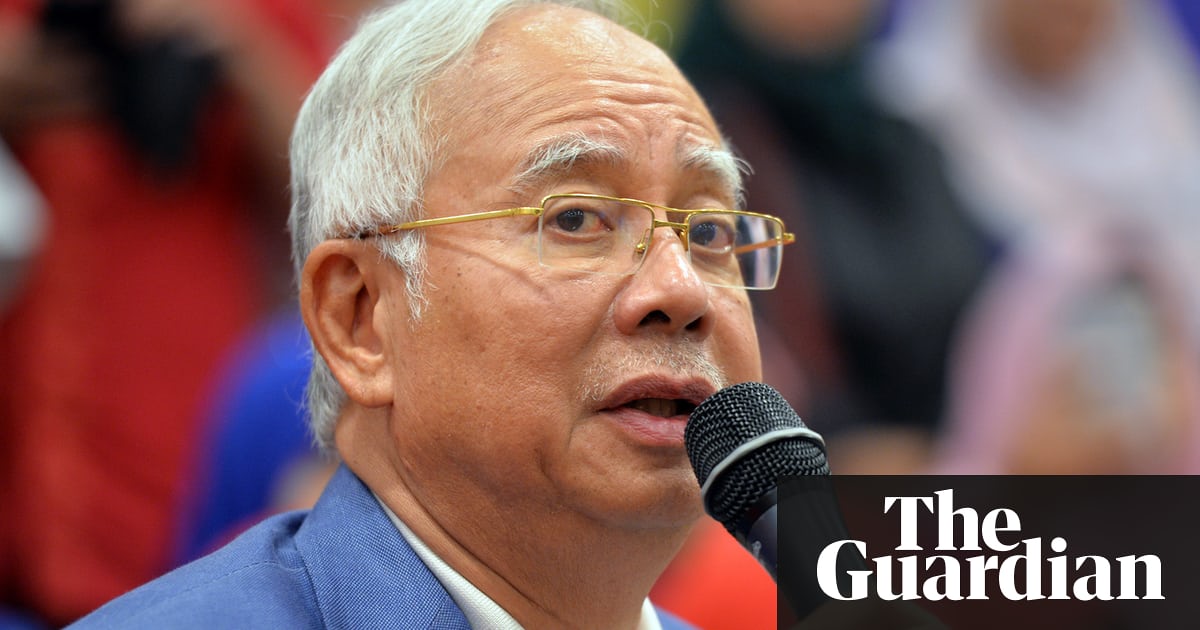 Former Malaysian PM accused of blocking 1MDB investigation