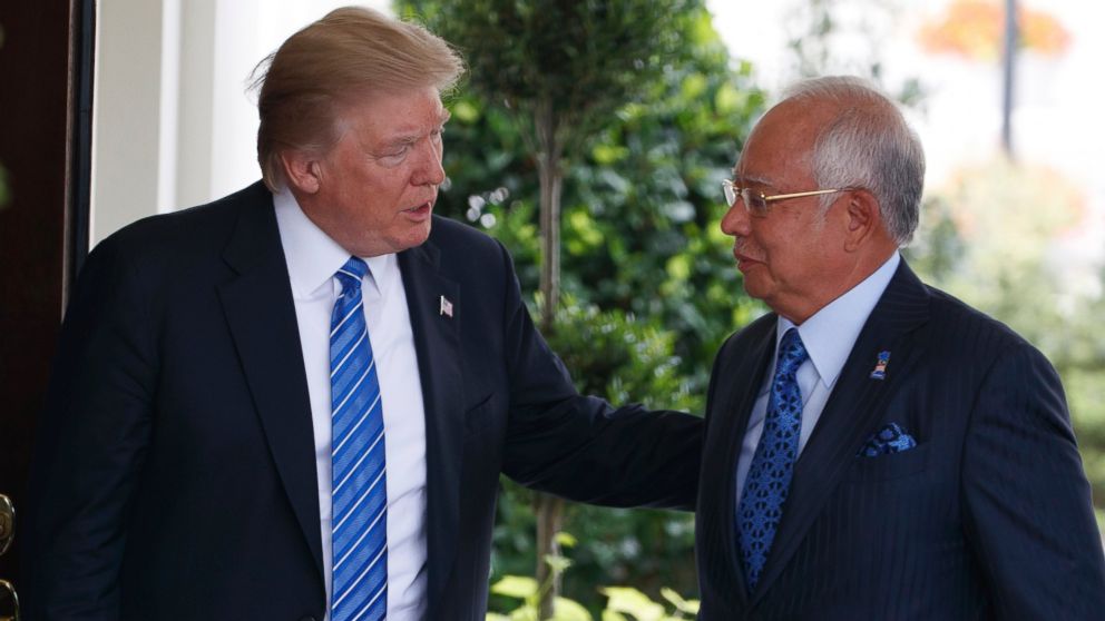 1MDB graft scandal heats up Malaysia politics