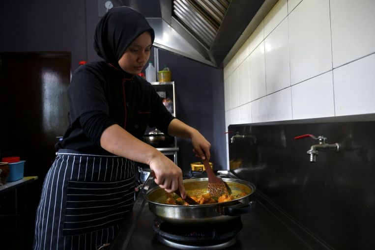 All cooks in Malaysia eateries must be local from next year