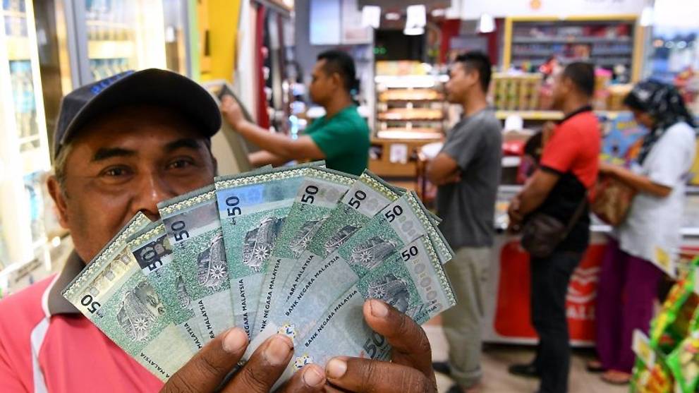 Singapore dollar’s rise against the ringgit accelerates to 2018 high