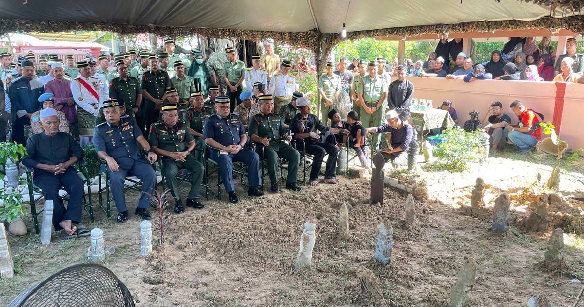 Sergeant Faridah laid to rest in full military honours next to brother's grave