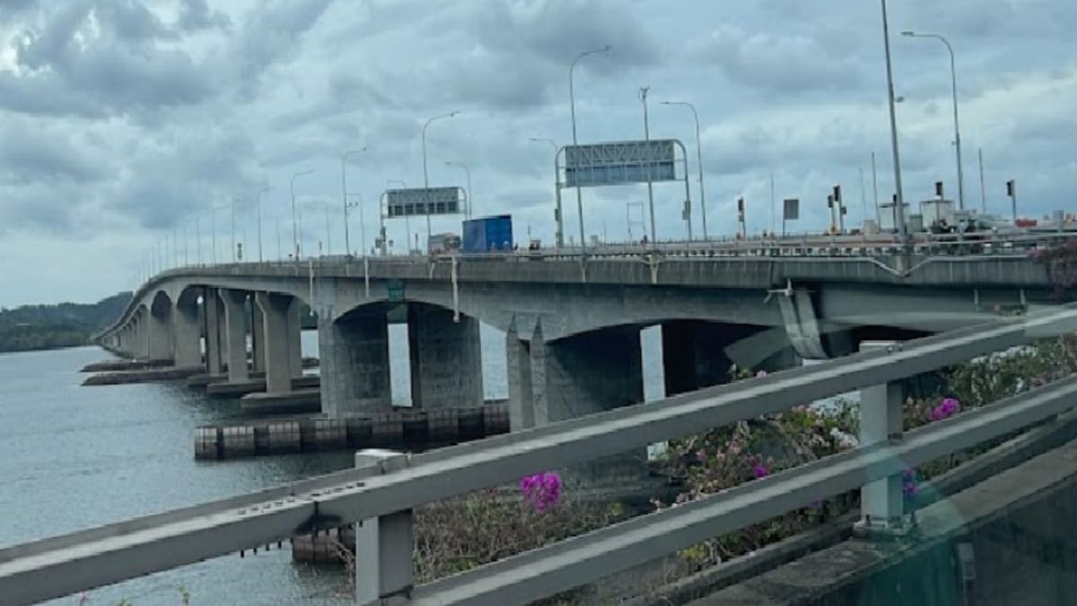 Singaporean man killed in motorcycle accident on Second Link Expressway