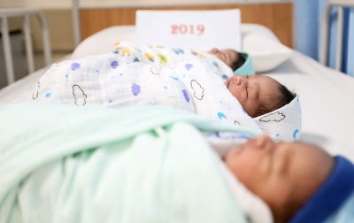 Govt statistics show Malaysians not making enough babies to replace themselves; down to 1.6 in 2022