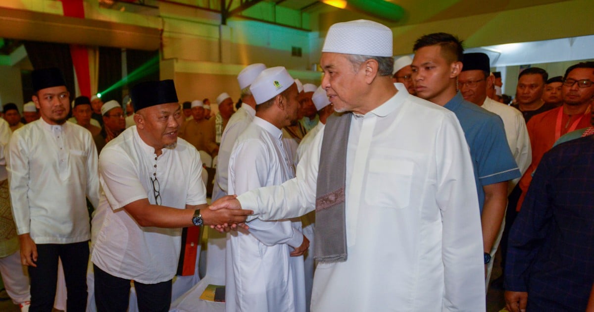 Zahid attends Felda Berselawat programme