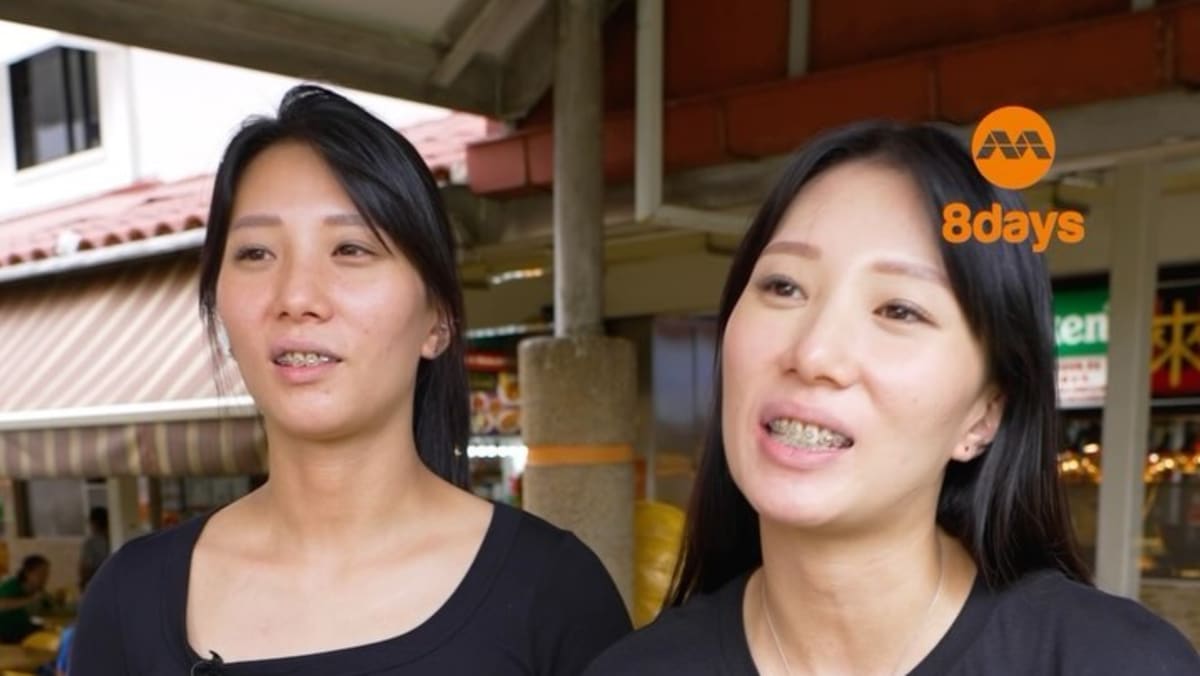 Twin sisters Joanna and Diana sell Chinese Chicken Pot!