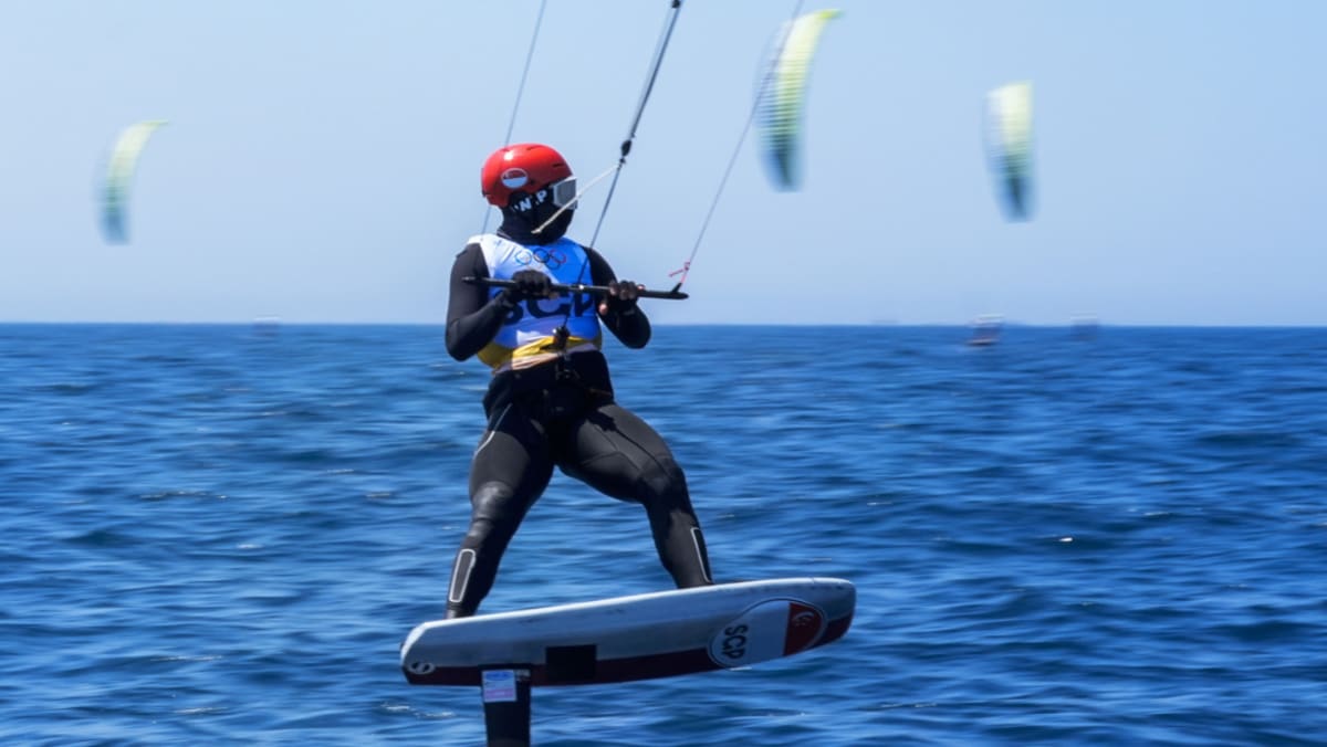 Singapore’s Max Maeder finishes second in opening series, moves on to Olympics kitefoiling final 