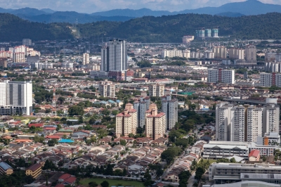 Malaysia’s household debt up to RM1.57t from end 2023 to June 2024 mostly due to housing loans; Finance Ministry says debt service ratio still OK