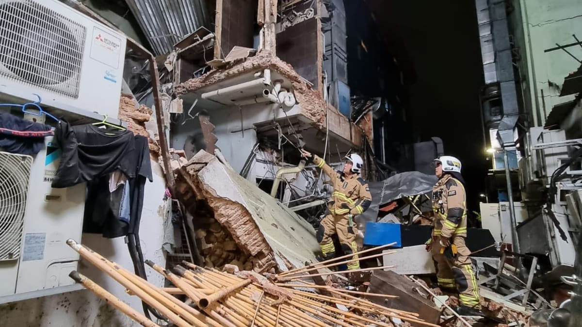 6 people injured after 2 shophouses partially collapse at Syed Alwi Road; loud blast heard