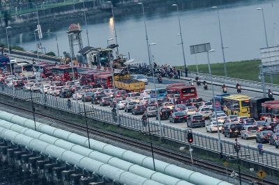 Perhaps bus instead of car? Singapore warns of heavy traffic at borders with Malaysia for March school holidays, Aidilfitri