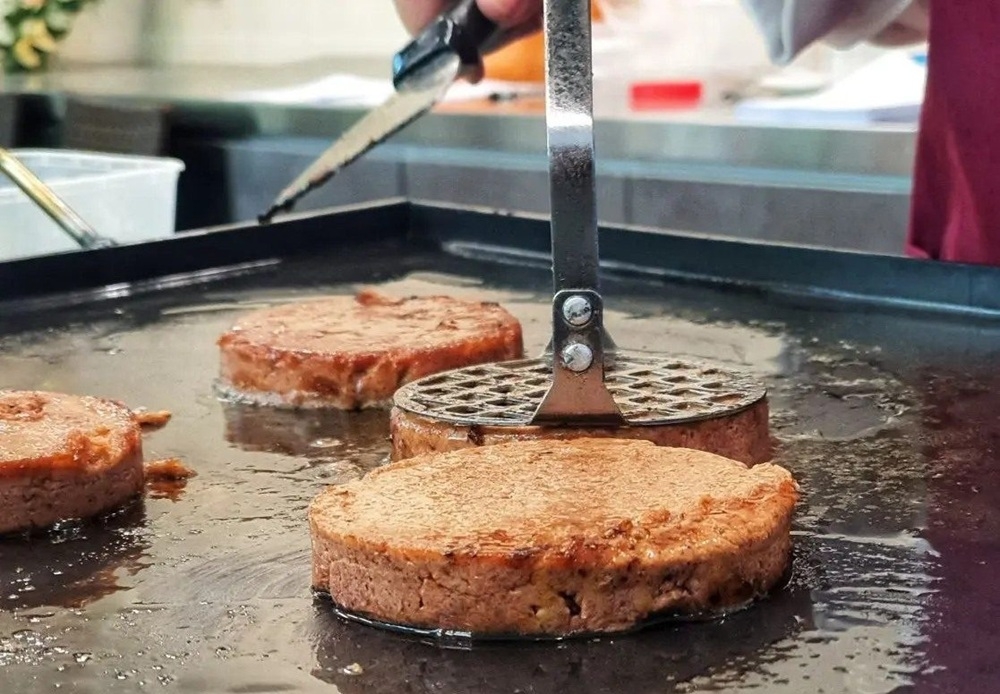 Malaysian scientist unveils vegan oyster mushroom burger, offering a healthy, halal-friendly alternative