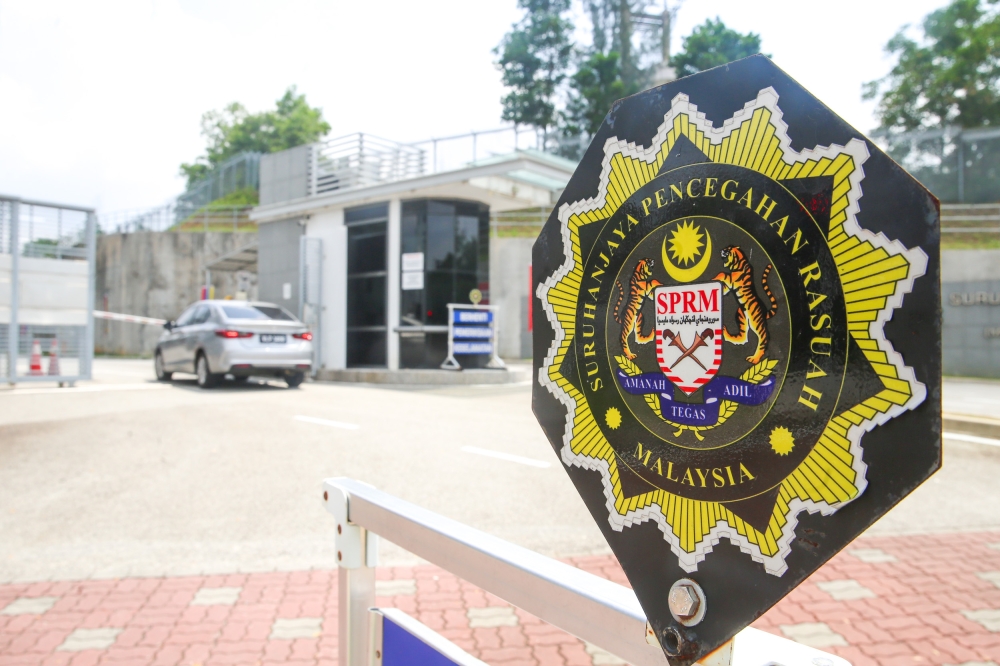 MACC arrests two Home Ministry officials, civilian over alleged corruption in fast-tracking citizenship