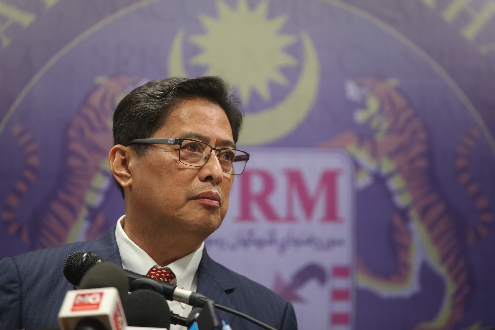 Azam Baki gets one-year extension as MACC chief