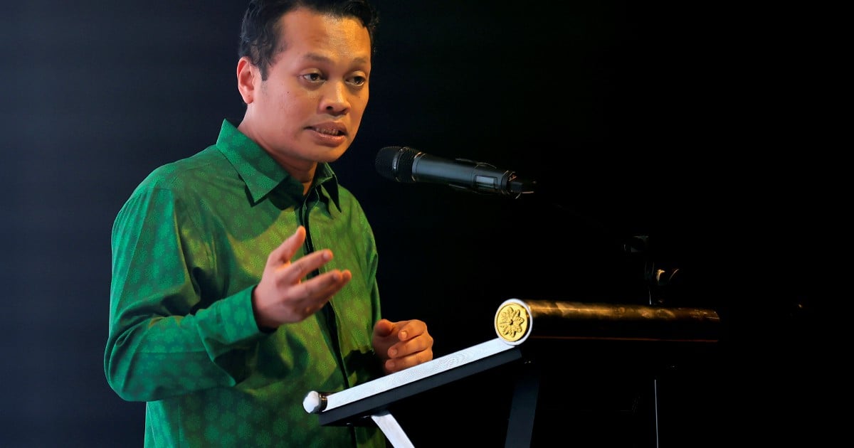 Govt exploring best approach to develop progressive plastic waste policy – Nik Nazmi