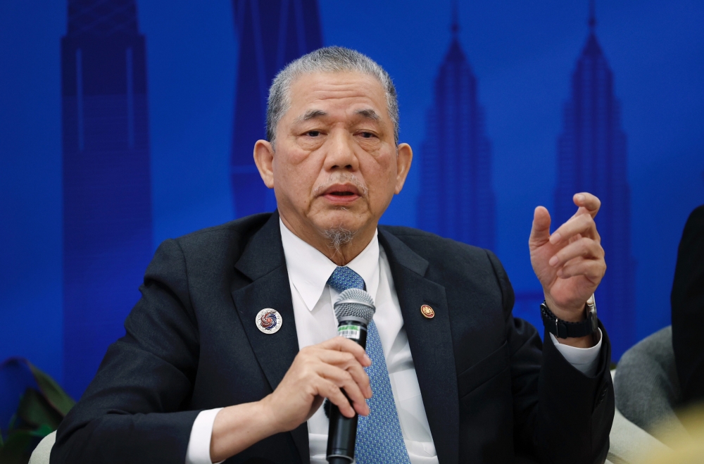 Govt working on clearer rules to protect undocumented children’s access to schooling, says Fadillah