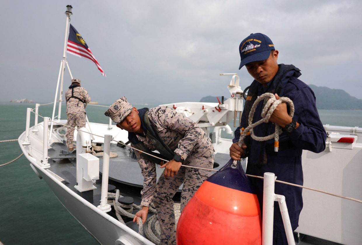 Myanmar Rohingya migrant shipwreck leaves 36 dead as Malaysia ends search