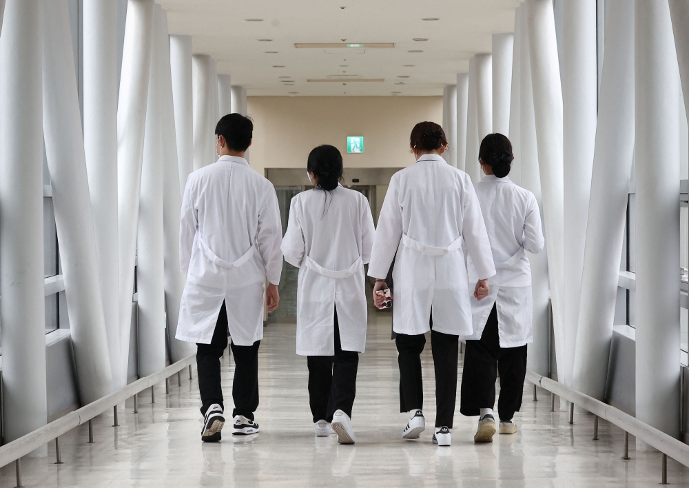 Singapore says local doctors make up over 90pc of its workforce, Malaysians a small minority