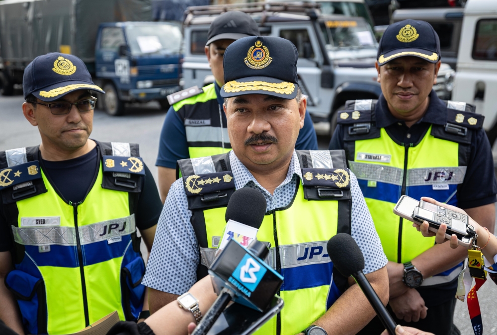 Three years operating illegally: JPJ seizes school bus ferrying tourists in Cameron Highlands