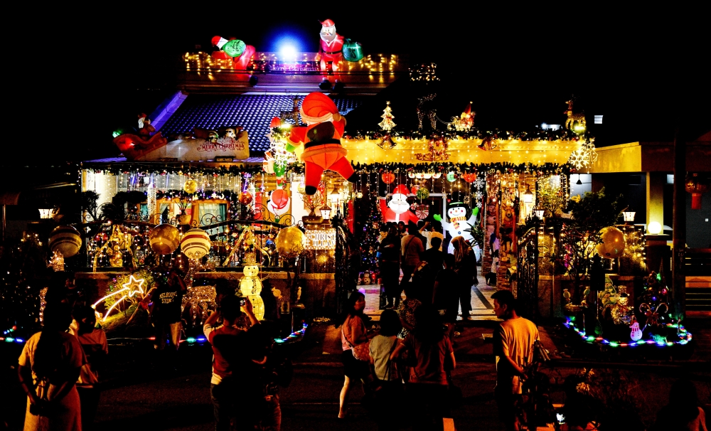 Christmas magic in Butterworth: Light display at local couple’s home goes viral, draws thousands of visitors
