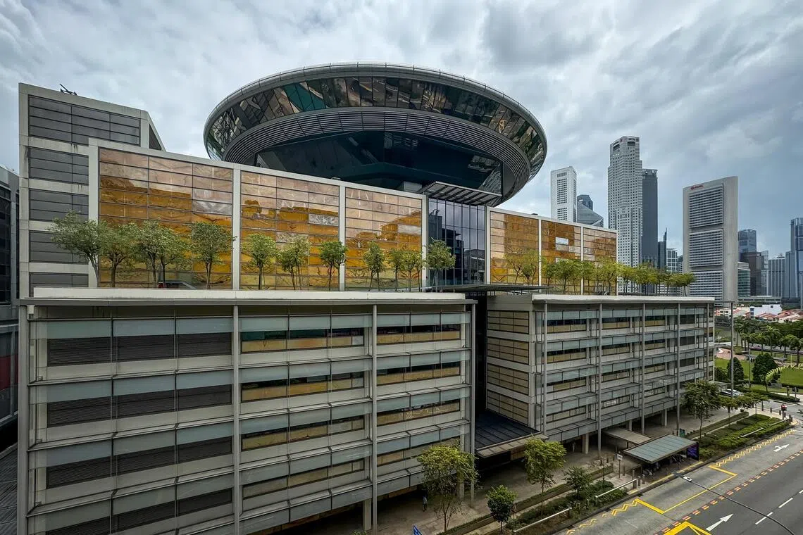 Ex-lovers fight over money after 30-year affair ends; High Court allows woman’s 8,000 claim