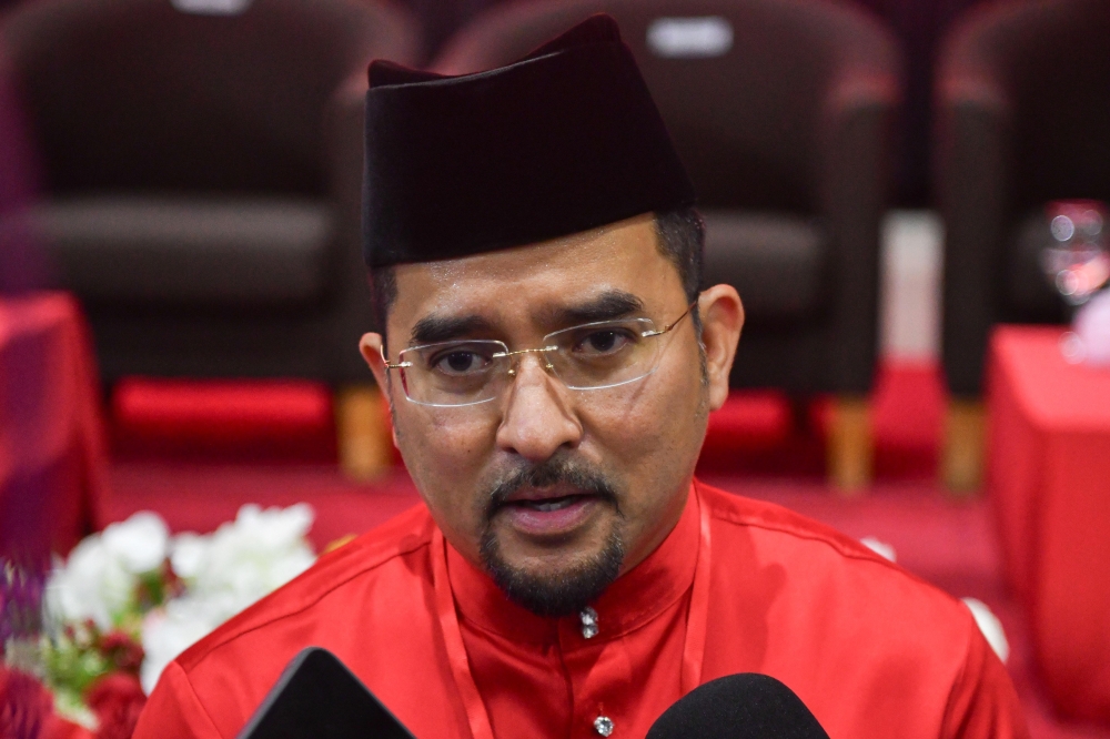 Speculation swirls, but Umno sec-gen says Akmal is still in Youth chief post