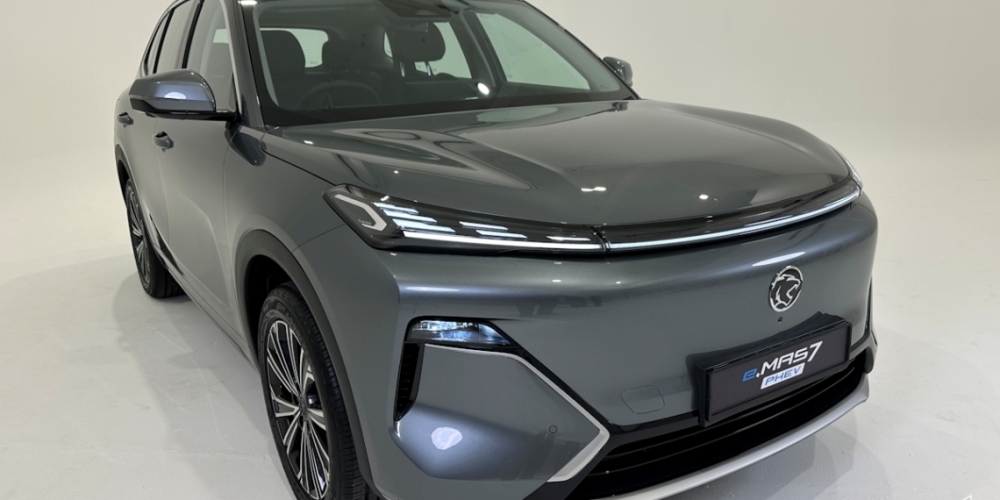 Plug it in, fill it up, drive very far: Proton e.MAS 7 PHEV lands in Feb, tentatively priced from RM110,000 (VIDEO)