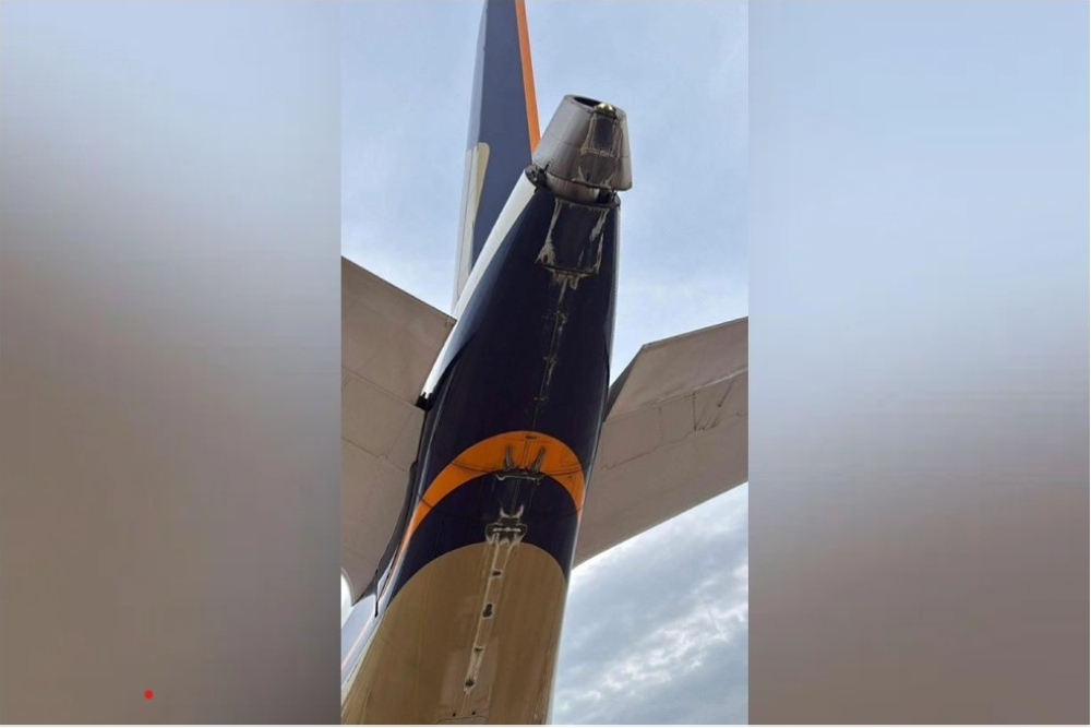 Singapore Airlines jet sustains tail damage after aborted landing at Changi Airport