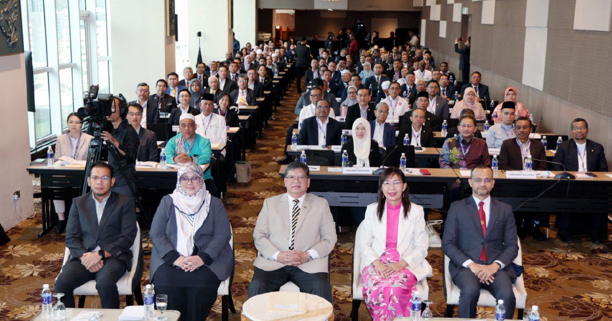 Parliament may consider mandatory asset declarations following King's call for clean governance