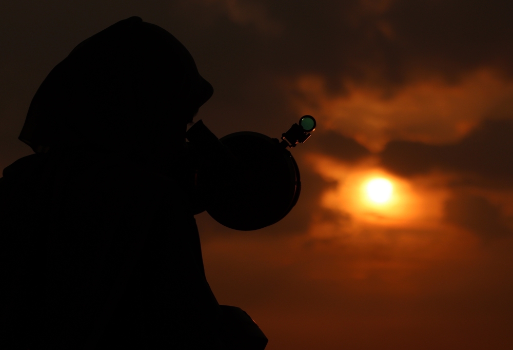 Real-time Syawal moon sighting in Putrajaya draws public interest, boosts astronomy awareness