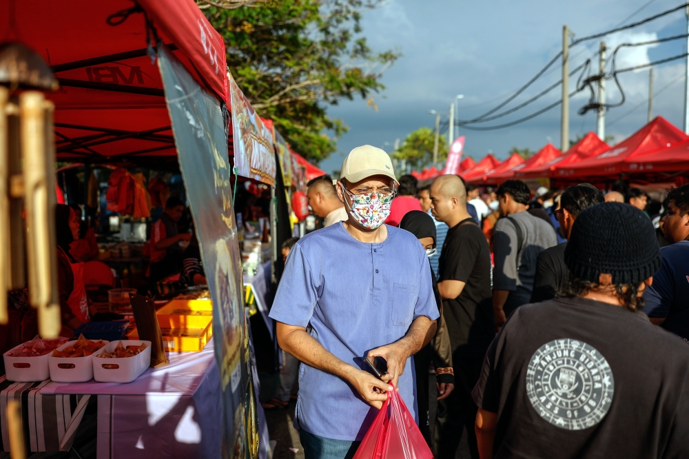 No price tags, misleading pricing, unverified scales: Selangor cracks down on rogue traders at festive bazaars in anti-profiteering sweep