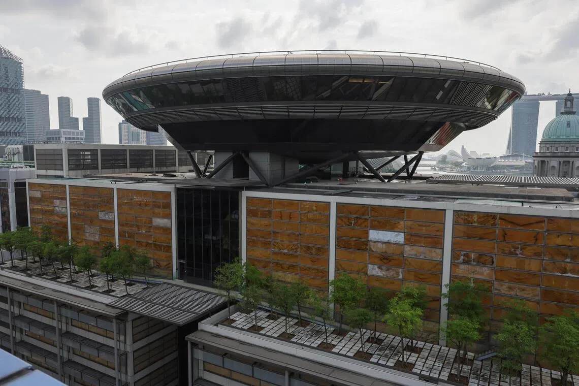 Owner of Porsche EV sues car dealer for 0,000 over battery replacement