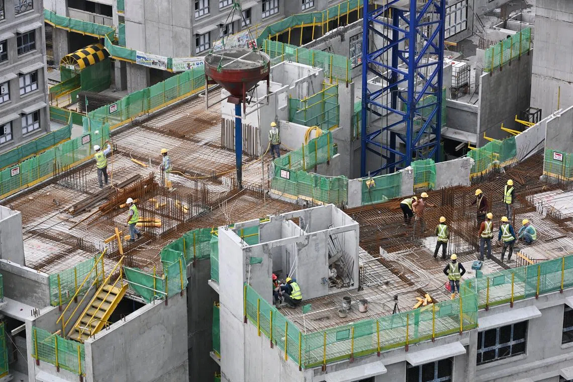 1 deg C daily temperature rise more than doubles outdoor workers’ risk of heat stroke: S’pore study