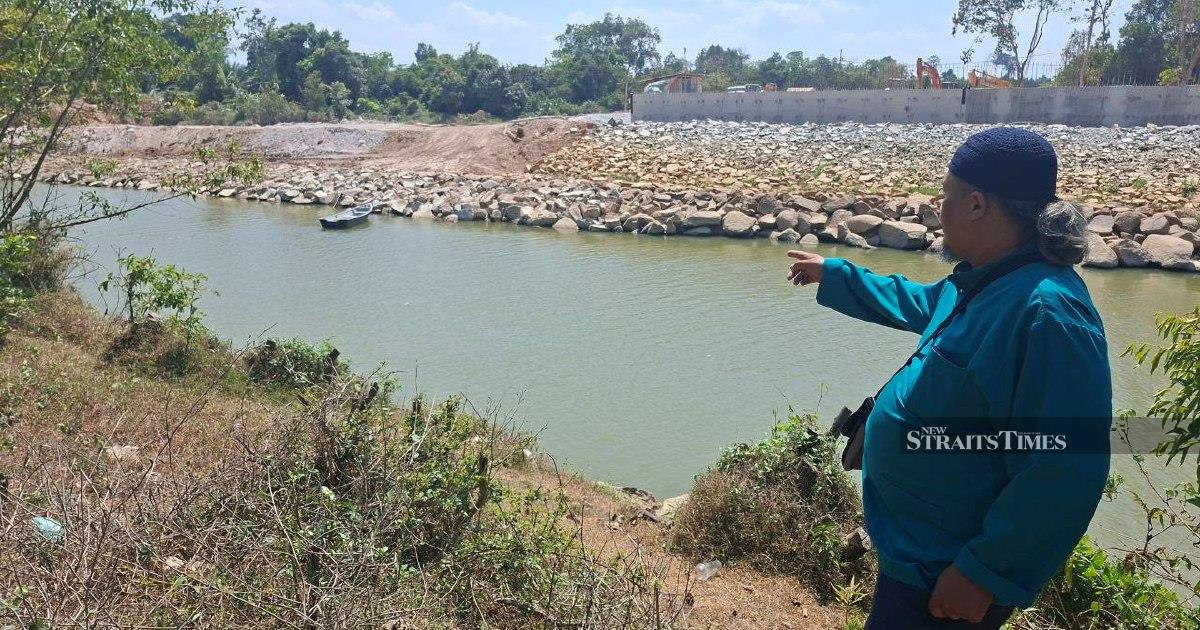 Thai authorities halt sand dredging activity on Malaysian side of Golok River