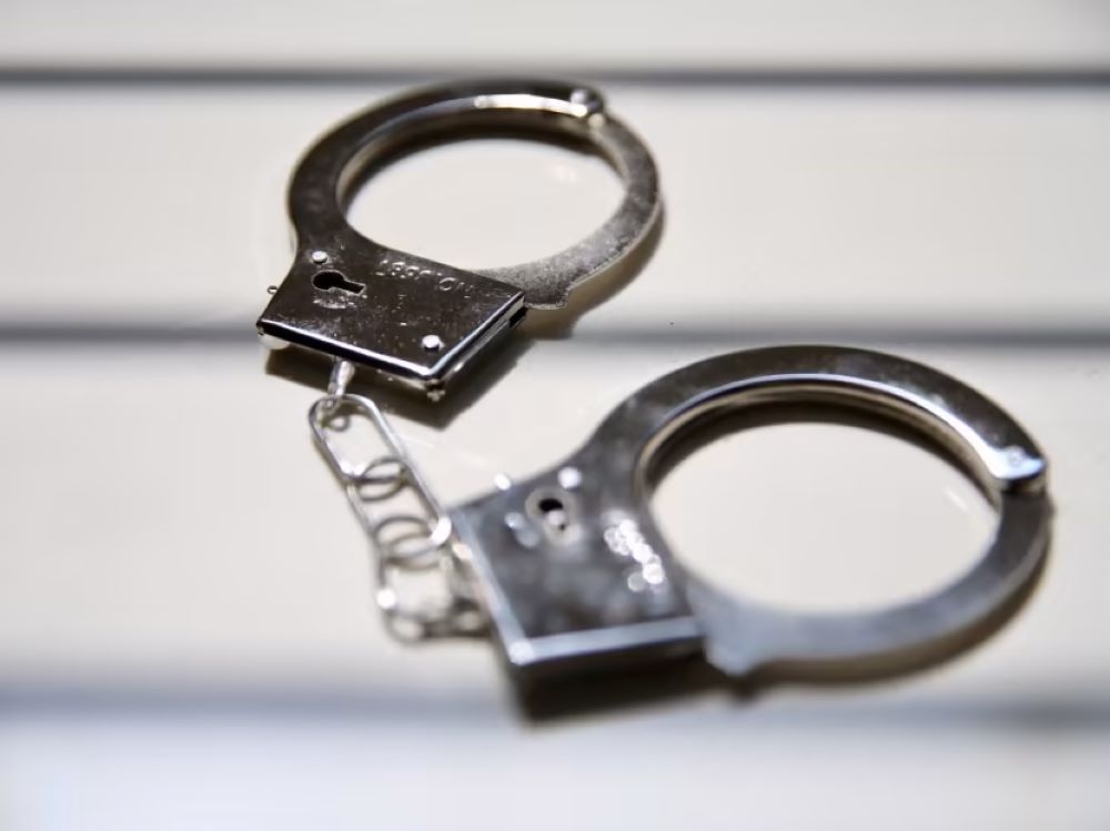 Singapore HDB flat standoff ends in arrests after trio lock themselves in during robbery probe