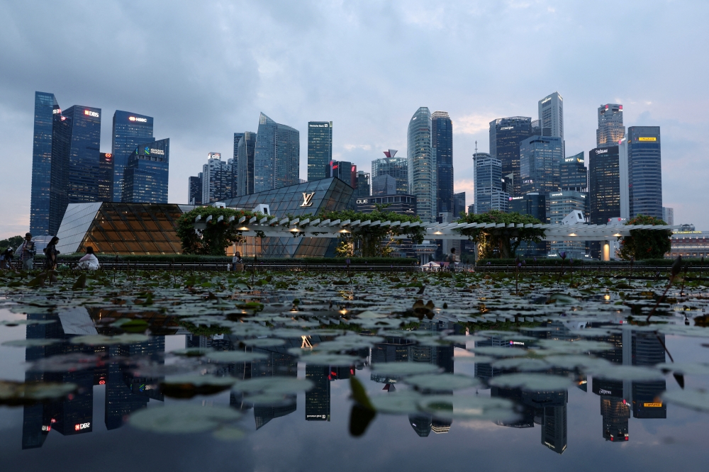 Singapore committee urges government to attract top AI firms and talent