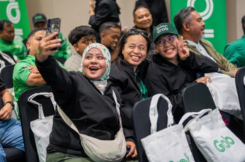 Grab distributes vouchers, digital tools to support drivers, delivery partners amid cost pressures
