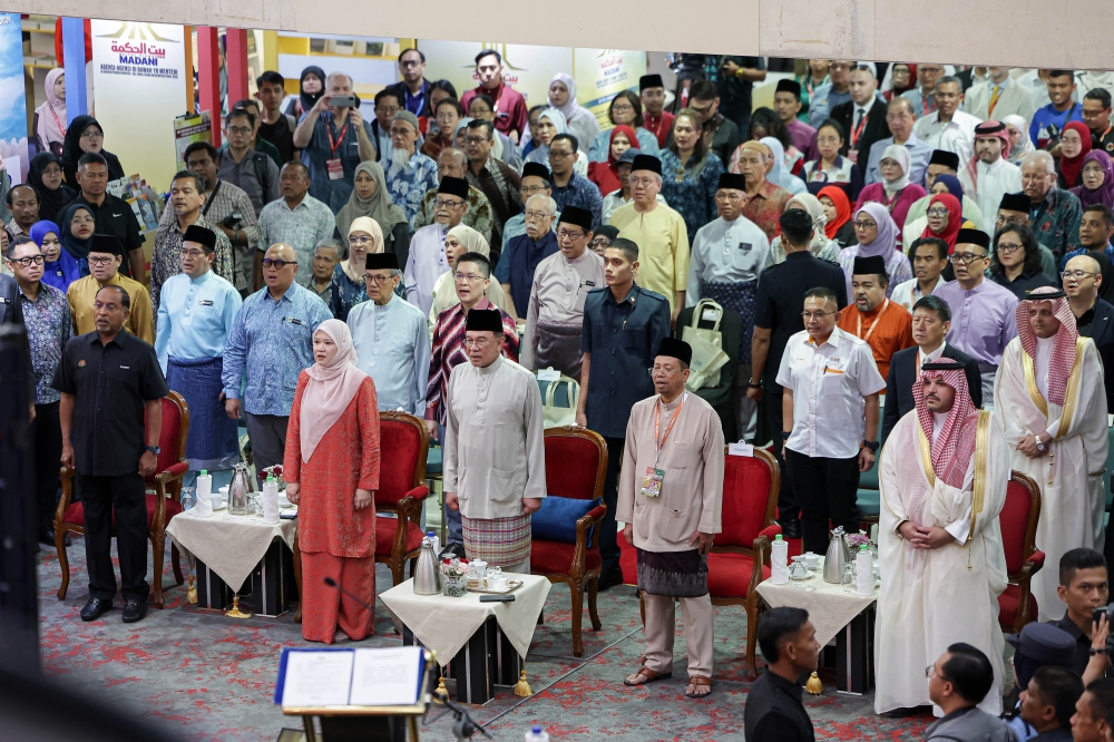 Strong response to KL International Book Fair 2026 shows reading culture still alive, says Anwar