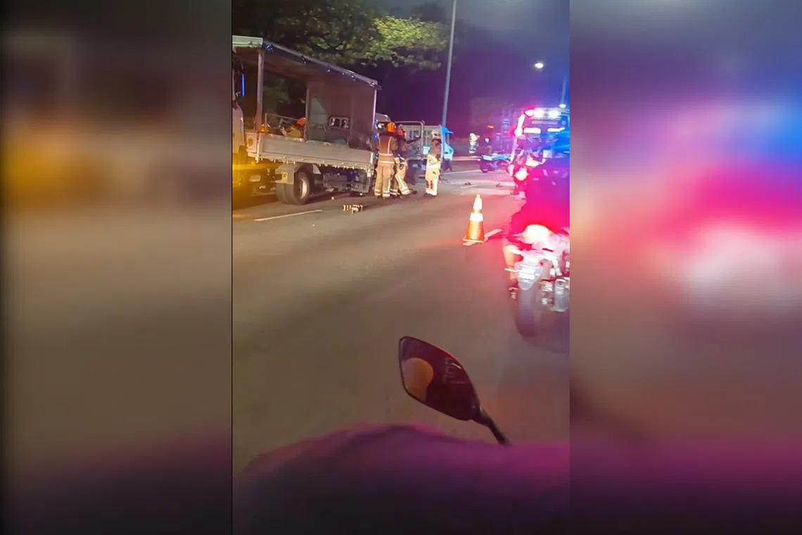 SCDF frees 3 trapped in multi-vehicle accident on AYE; 17 taken to hospital