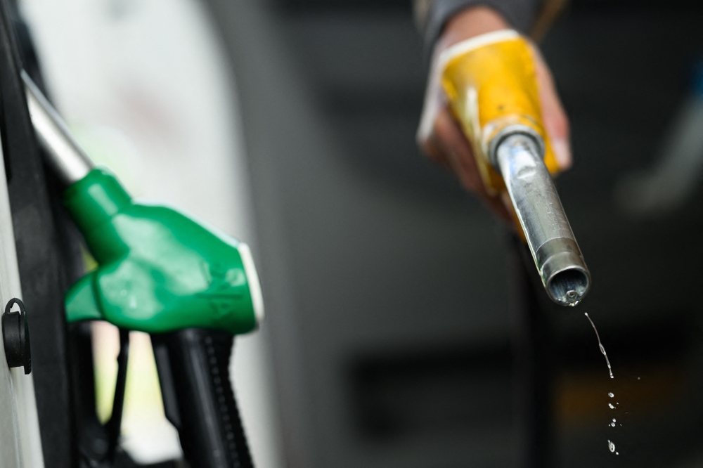 Fuel prices drop: Finance ministry announce lowered petrol and diesel rates amid easing global market