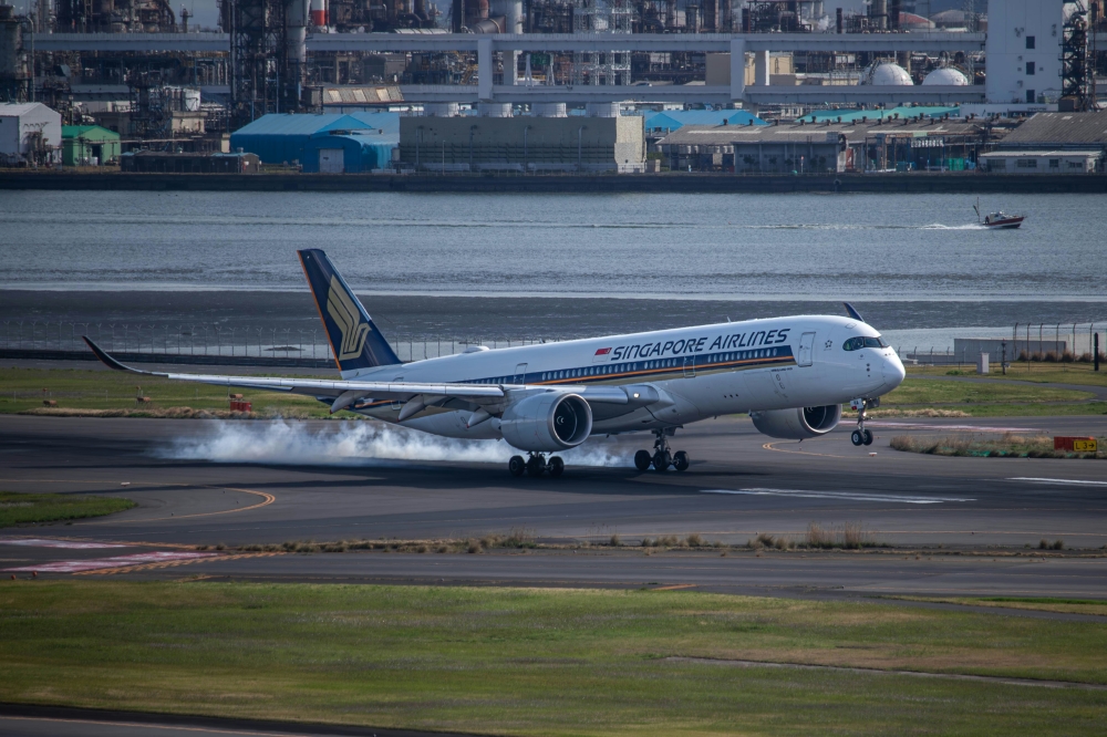 Singapore Airlines, Scoot cancel flights to China and Hong Kong as Typhoon Noul hits region