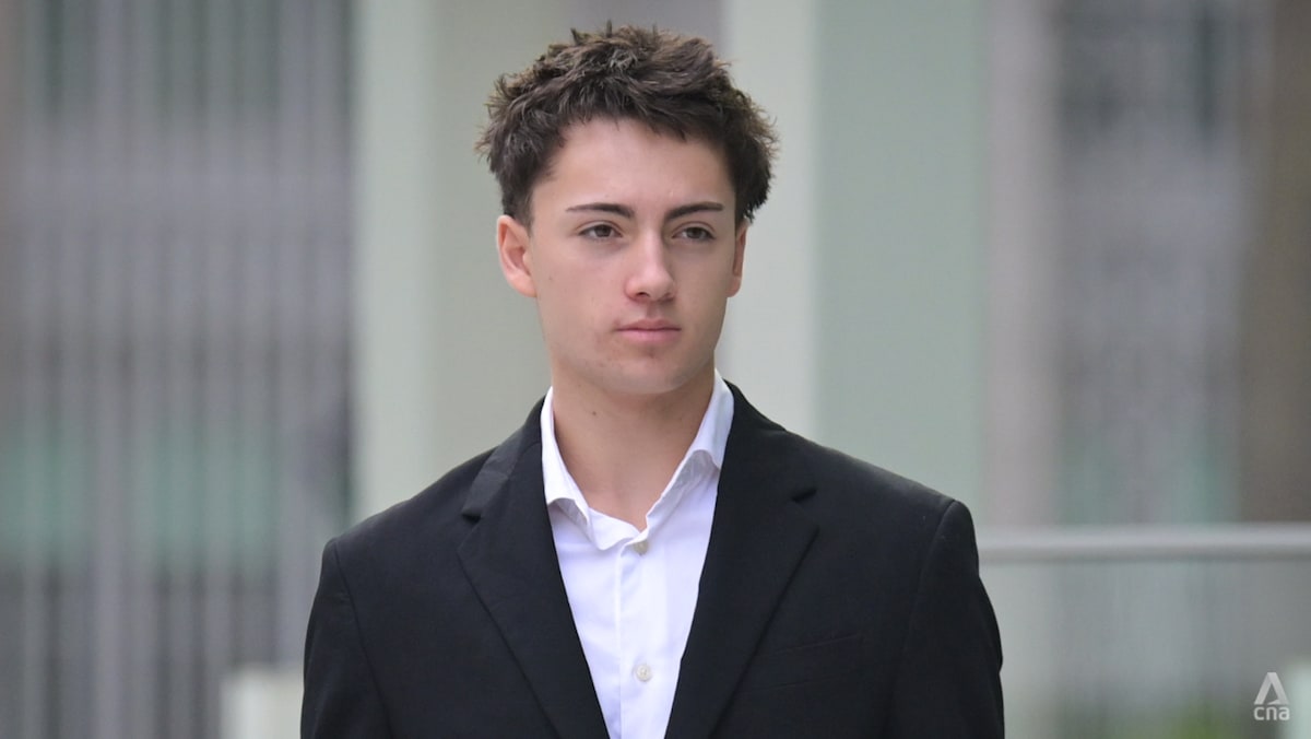 Teen who licked iJooz straw and returned it to vending machine gets S0 fine