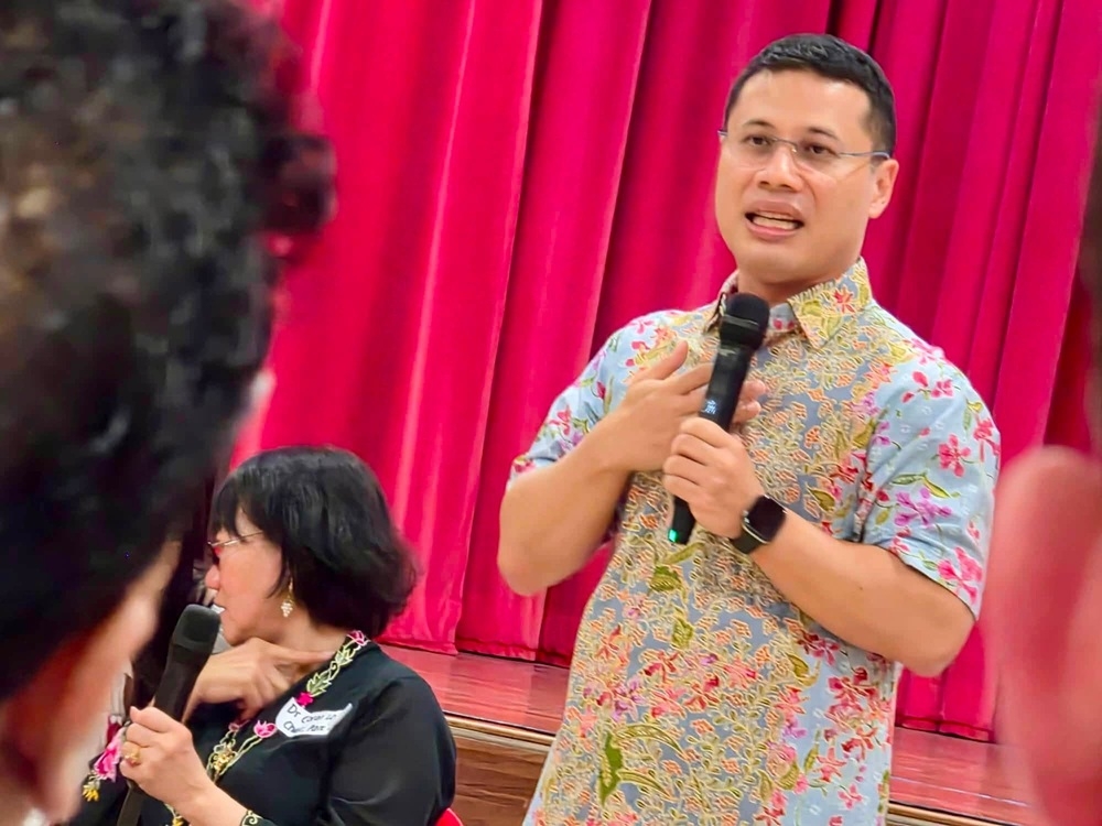 Singapore to expand mother tongue elective programme from 2027, pilots AI marking system