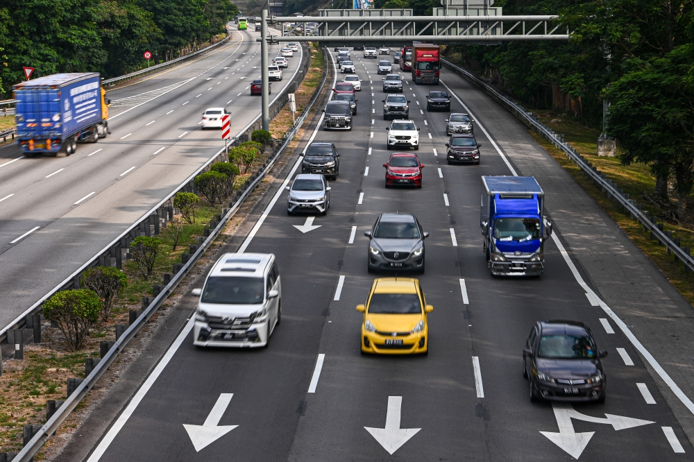 End of lane hoggers? Malaysia trials minimum speed limits to combat highway congestion