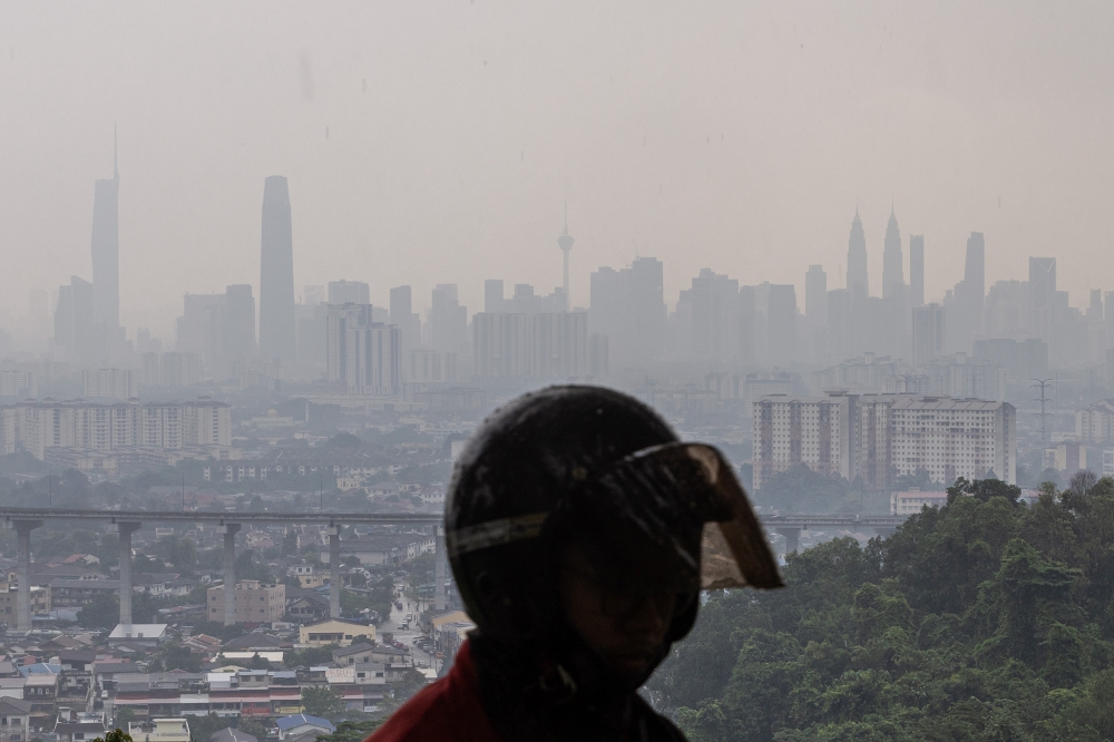 Haze: Staying indoors cuts exposure but won’t make your home pollution-free, experts say