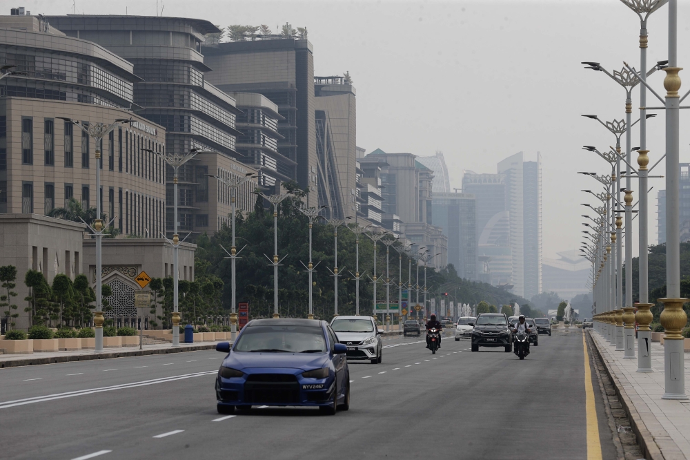 DOE: Sri Aman’s API hits 221 as 28 areas nationwide record unhealthy air quality