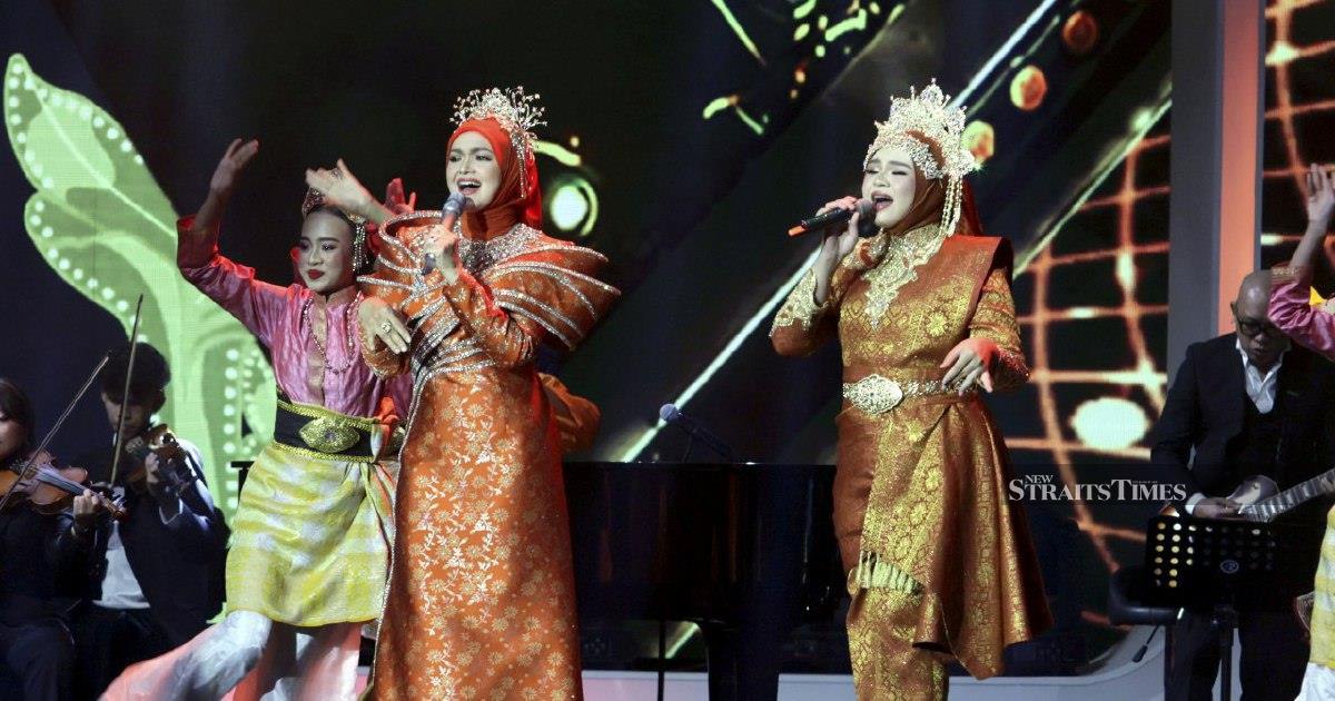 #SHOWBIZ: AJL40 kicks off with a spectacular opening led by Francisca and Siti