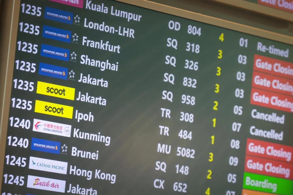 Mount Anak Krakatau eruption disrupts flights, strands passengers