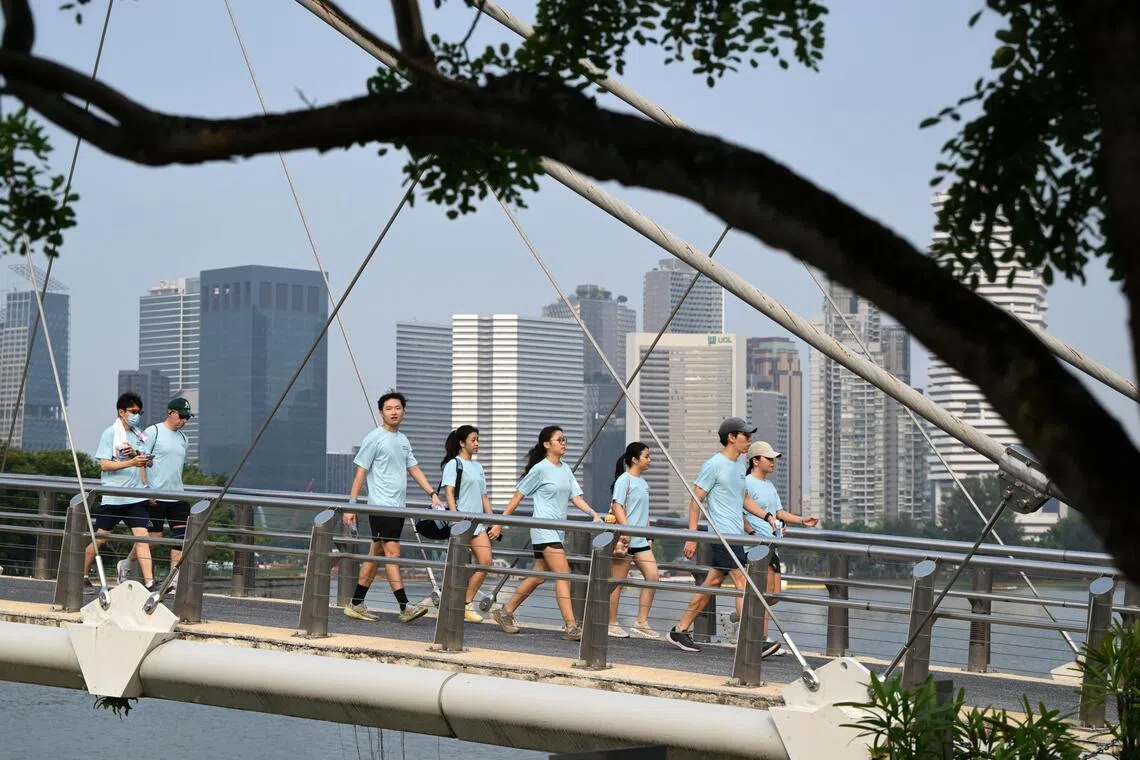 Over 610 participate in Samsung Singapore’s first walkathon to support heart health